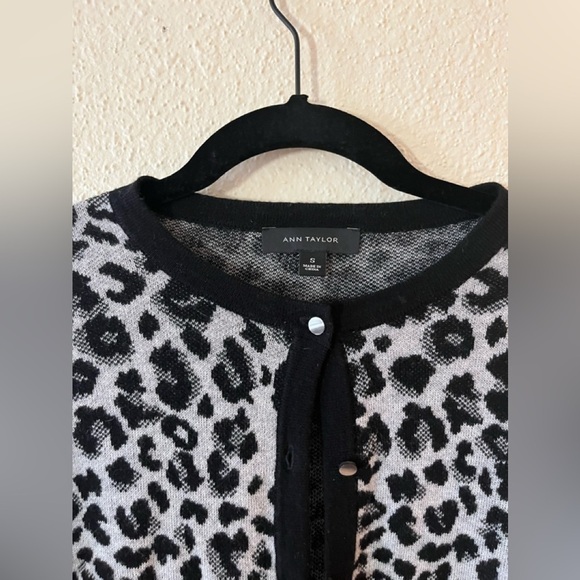ANN Taylor Wool Blend Animal Print Cardigan Small - Picture 2 of 5